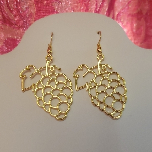 Grape Shaped Gold Toned Earrings… - Picture 1 of 3